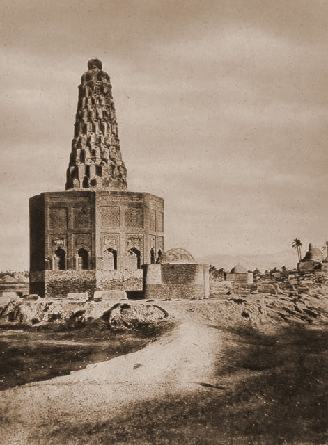Hasso Brs he tomb of Sitt Zubayda, Baghdad the wife of Harun El Rashid the fourth Abbasid caliph