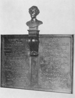 تمثال جرترود